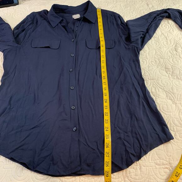 Chico's navy blue button up blouse long sleeves faux pockets 100% rayon 12/14 - Picture 7 of 7